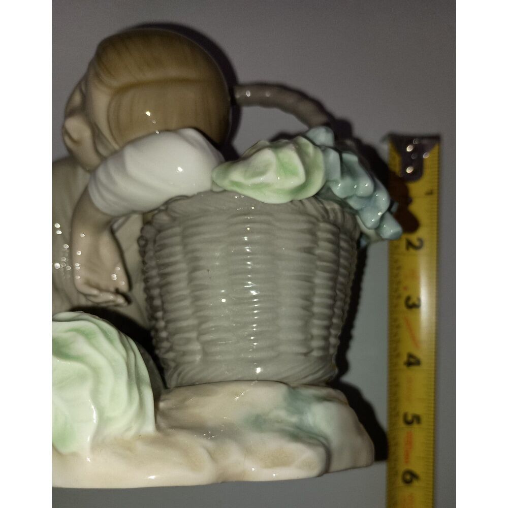 LLADRO Vintage/Rare-Little Green Grocer-Girl resting on vegetable basket glazed - Picture 5 of 8